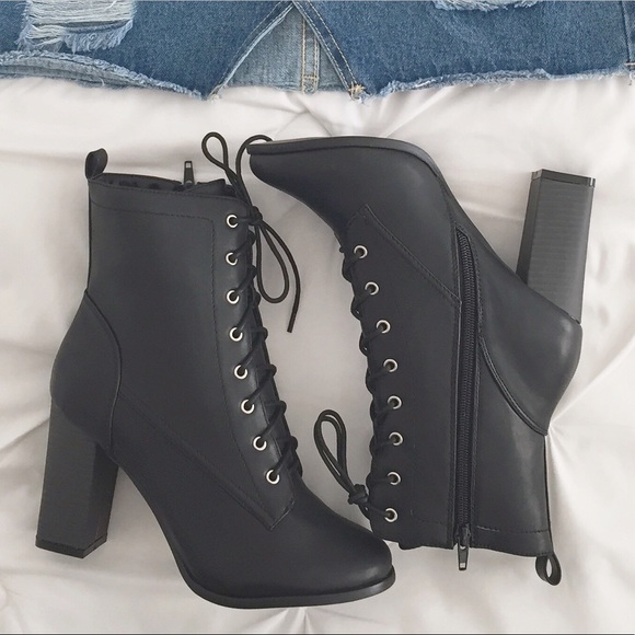 ❗️Last Pair sz 10❗️Black Leather Heel Booties - Picture 6 of 6